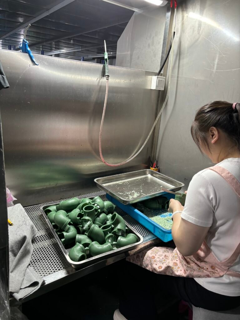 From Wax to Precision – Inspection, Trimming & Cleaning
